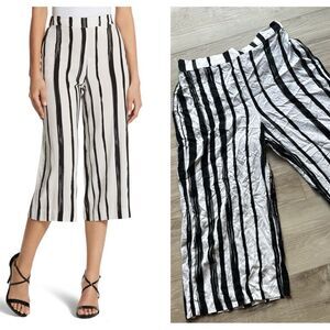 Chico’s Striped Crop Pants Pull On Black White Stripe Size 1.5 Medium 10